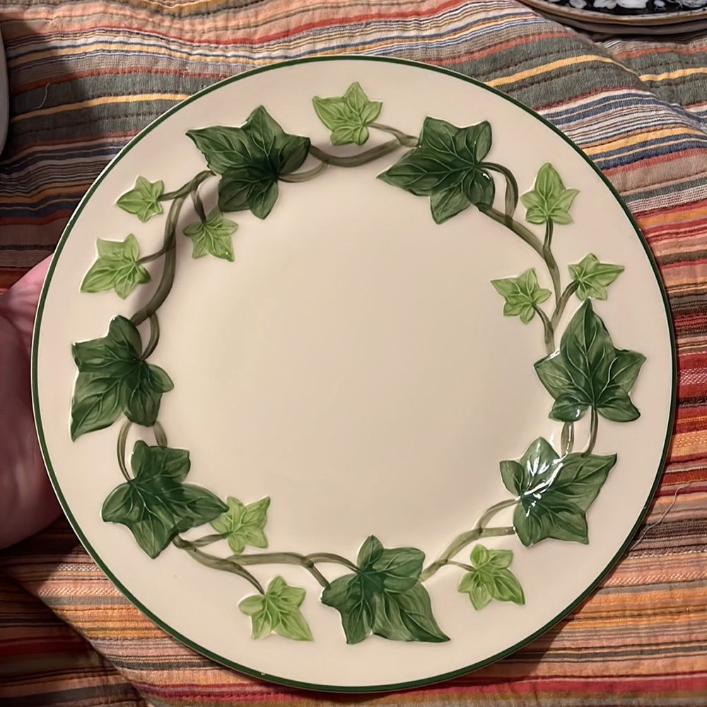 Franciscan vintage ivy pattern dinner plate 10.5" READ pre-owned 1940s-50s